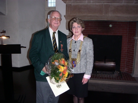 Horst Pokorski mit Oberbürgermeisterin Mühlenfeld Horst Pokorski mit Oberbürgermeisterin Mühlenfeld